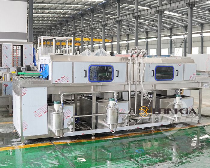How a Plastic Crate Washing Machine Helps Meet Industry Hygiene Standards