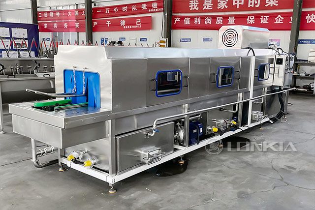 The Role of Industrial Tray Washers in The Food Industry