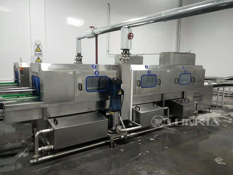 Crate Cleaning Machine
