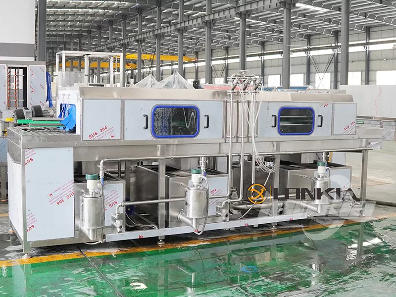 How Crate Design Affects Poultry Crate Washer Performance?