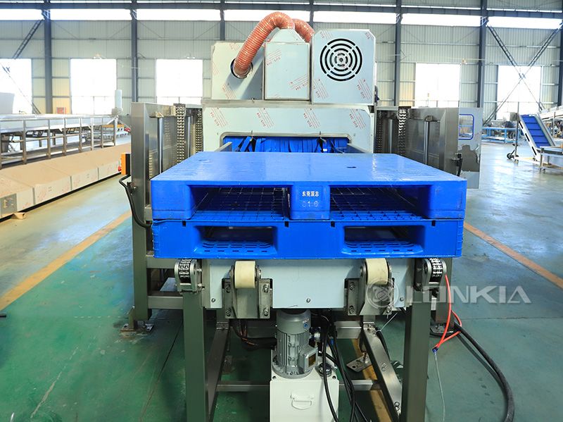 pallet cleaning machine